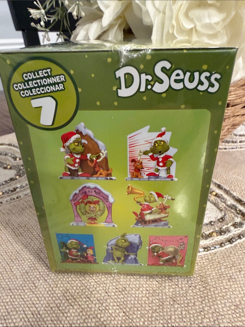The Grinch Holiday Scene Setter Collectible 3+ - Picture 2 of 5